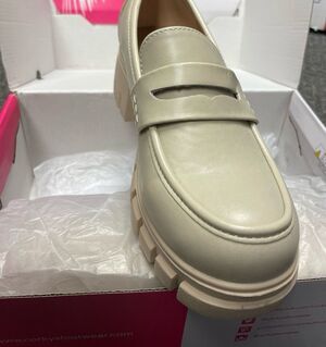 Corkys hey girl Keeper loafer lug sole loafers womens size 8 ivory corkys shoes